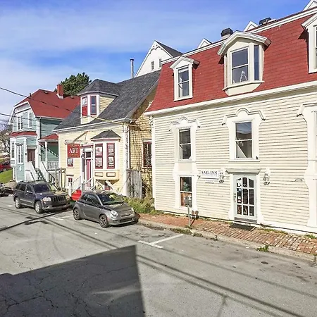Sail Inn Lunenburg-3
